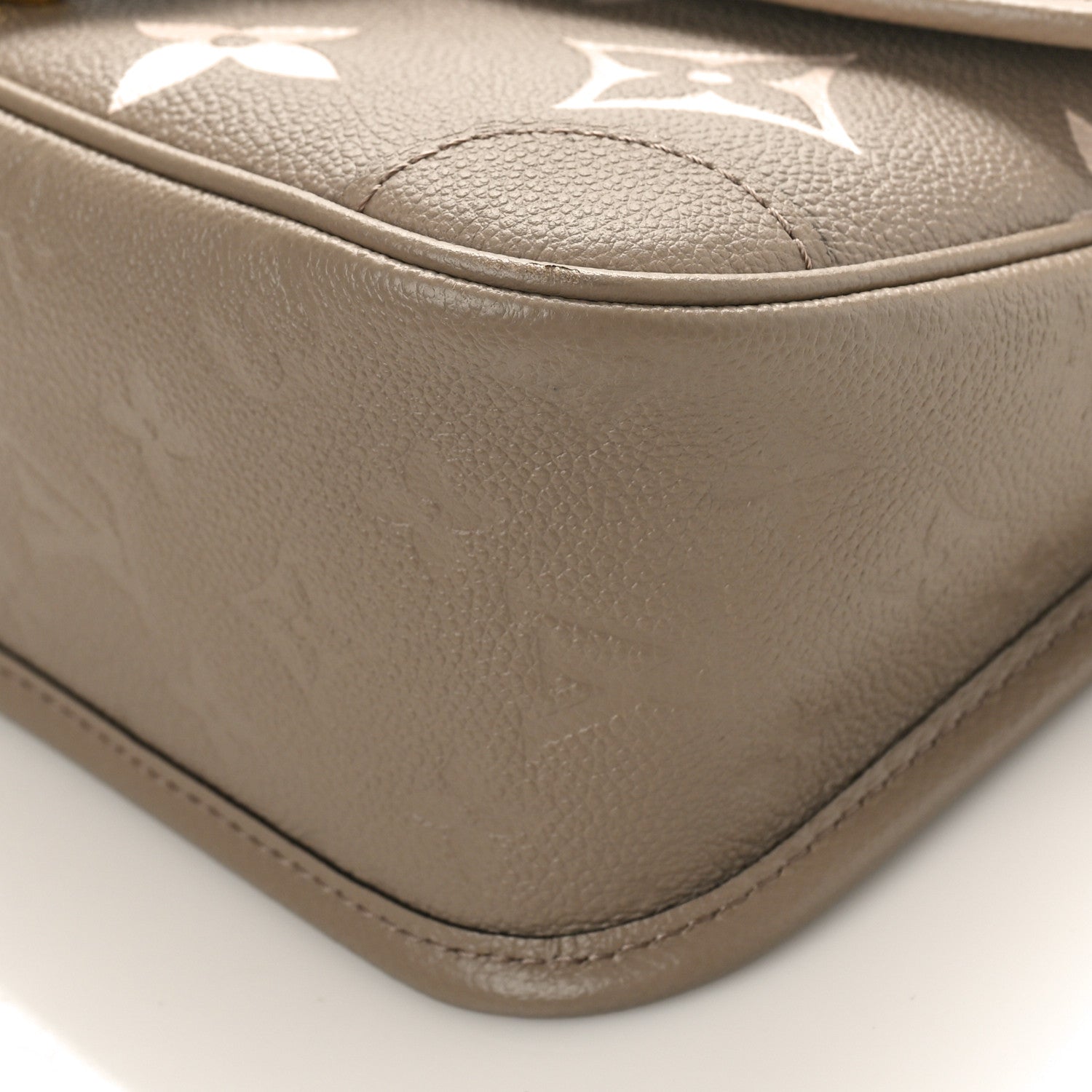 Louis Vuitton Empreinte Monogram Giant Diane Tourterelle Creme 8 of 9