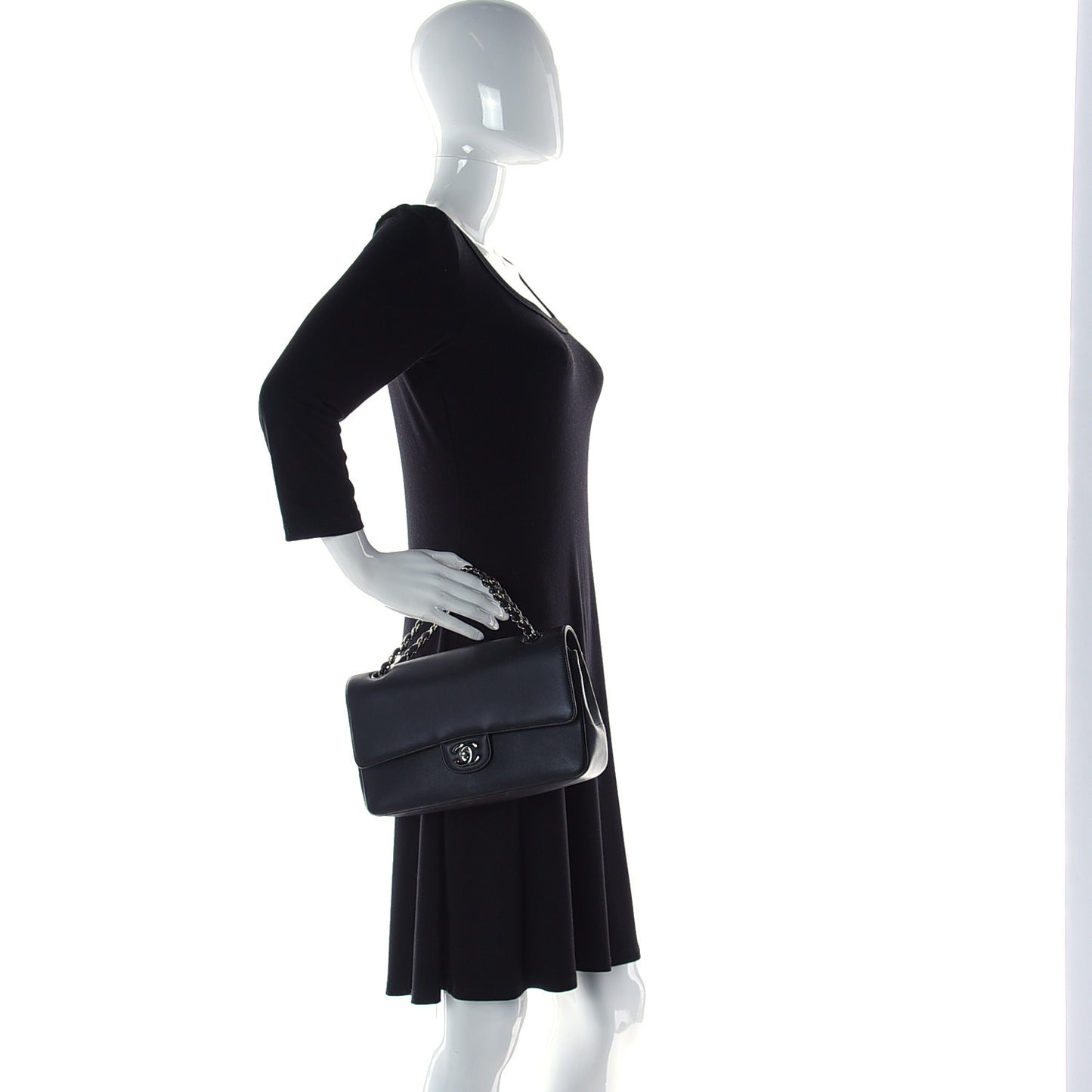 Calfskin Medium Classic Pure Double Flap Black