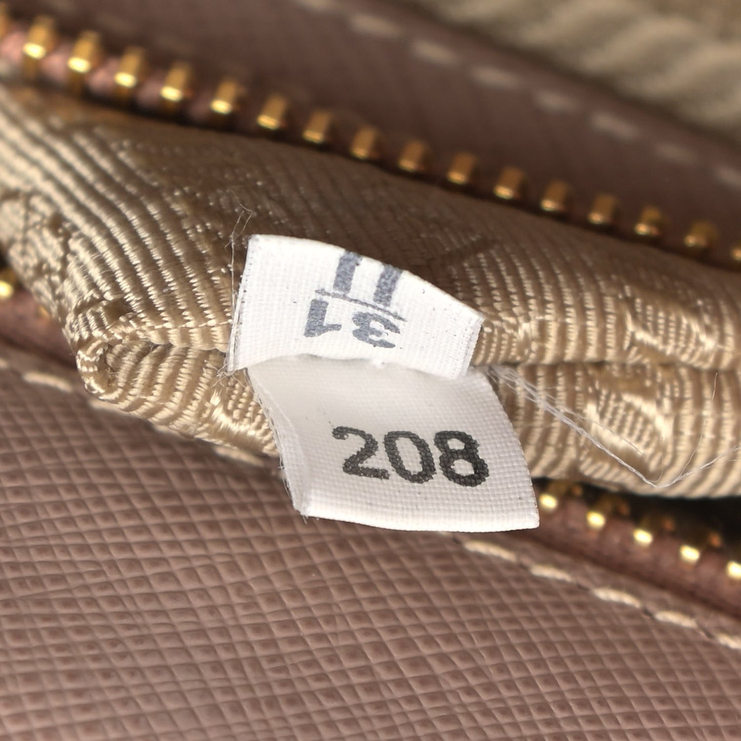 Saffiano Large Galleria Double Zip Tote Cammeo