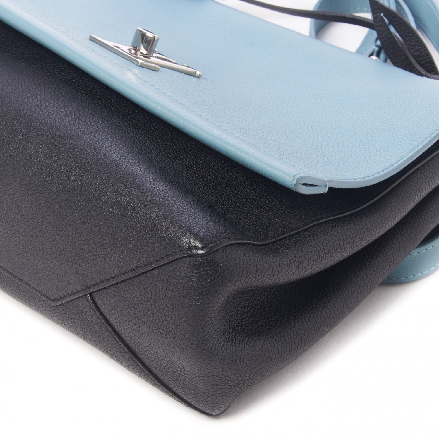 Louis Vuitton Soft Calfskin Lockme II Top Handle Sky 5 of 8