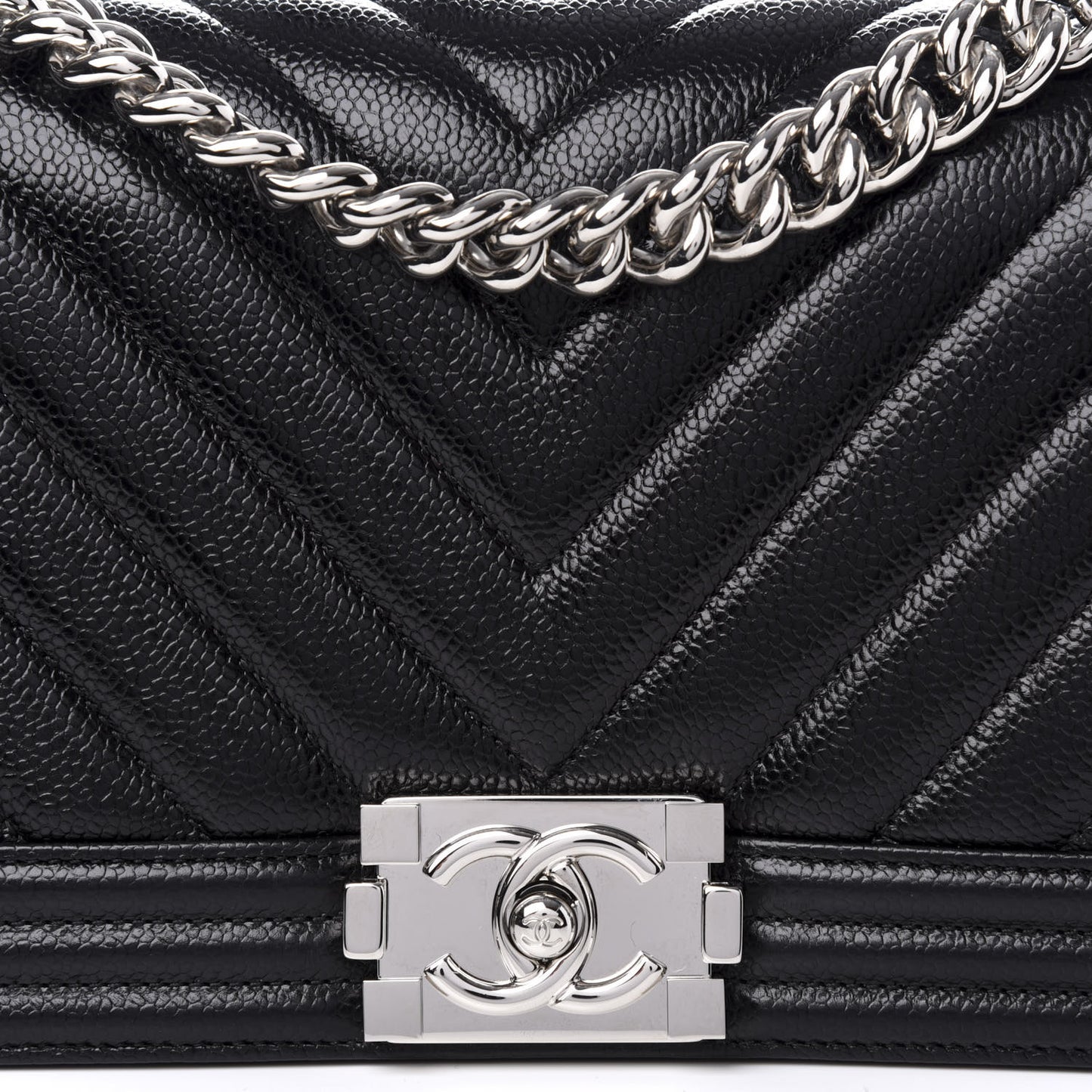 Caviar Chevron Quilted Medium Boy Flap Black