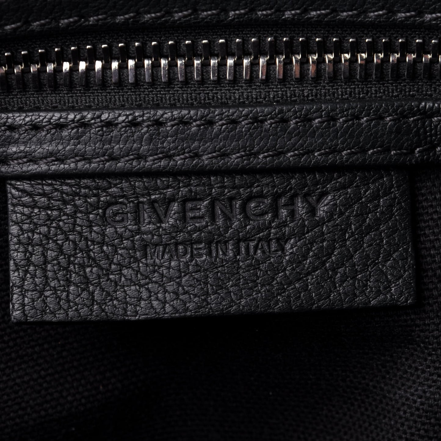 Sugar Goatskin Medium Antigona Black
