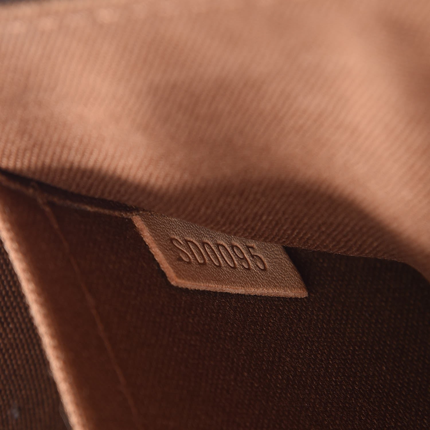Louis Vuitton Monogram Popincourt 7 of 17