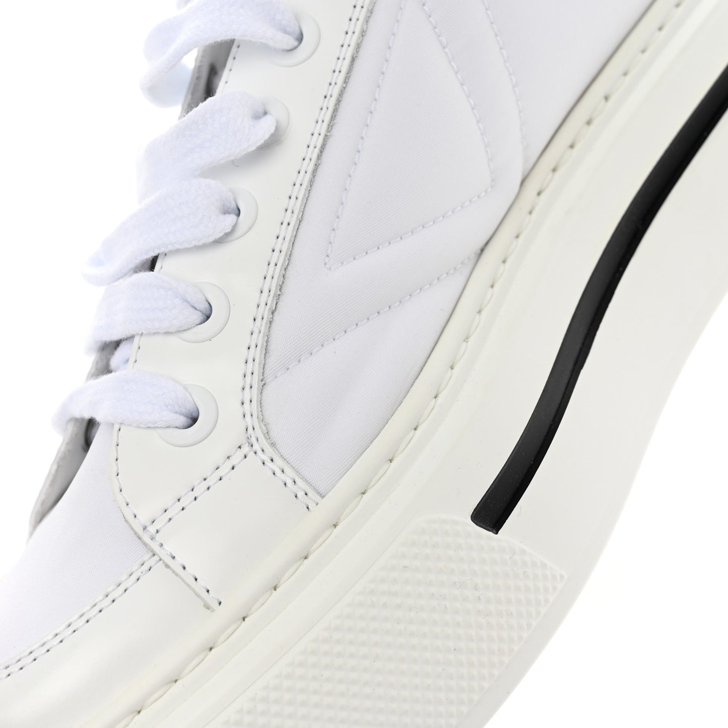 Re-Nylon Spazzolato Rubber Triangle Logo Macro Quilted Mens 35mm Platform Sneakers 6 White