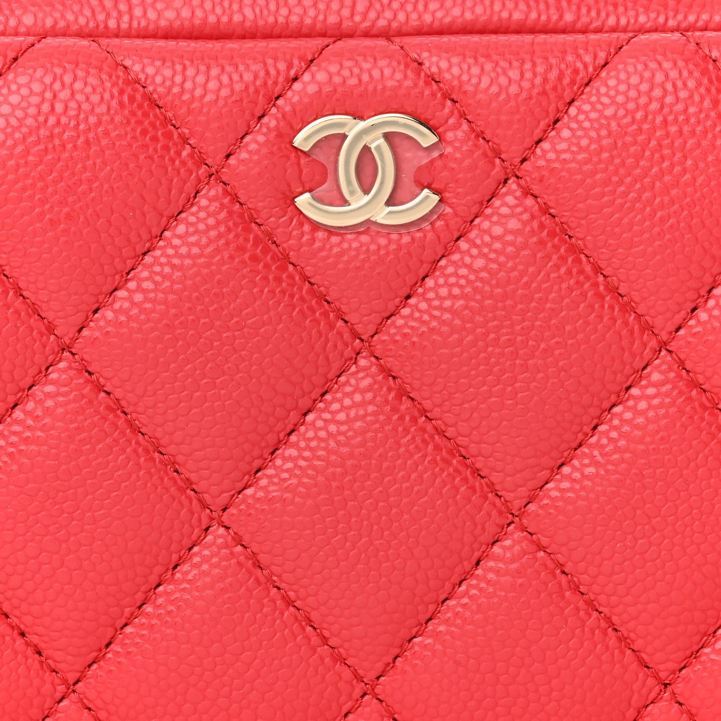Caviar Quilted Toiletry Case With Chain Dark Pink