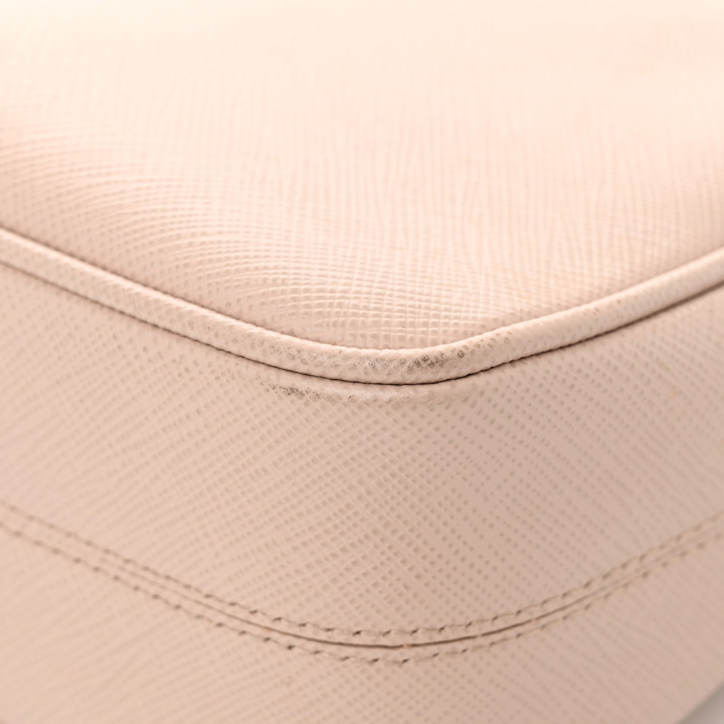Saffiano Re-Edition 2005 Shoulder Bag Cammeo Beige