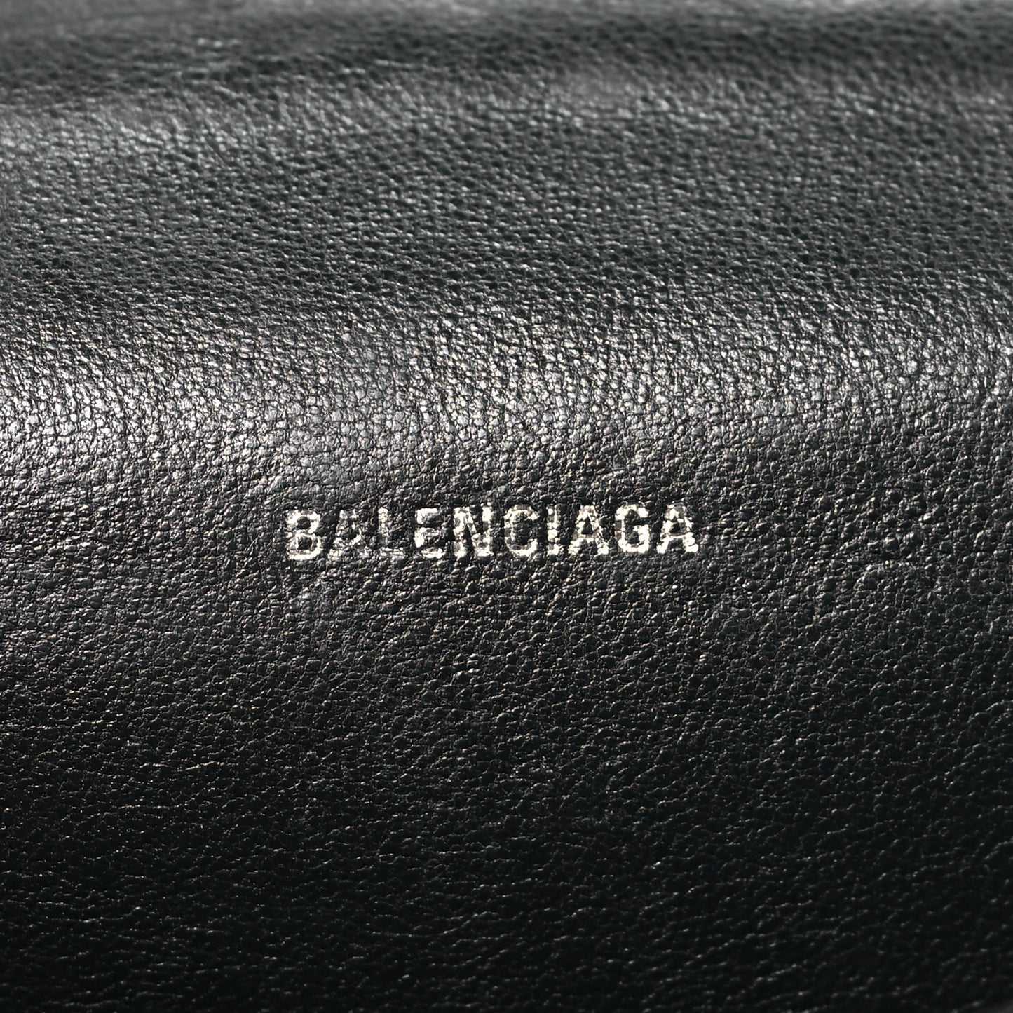 Shiny Calfskin Monochrome Crocodile Embossed S Sharp Chain Shoulder Bag Black