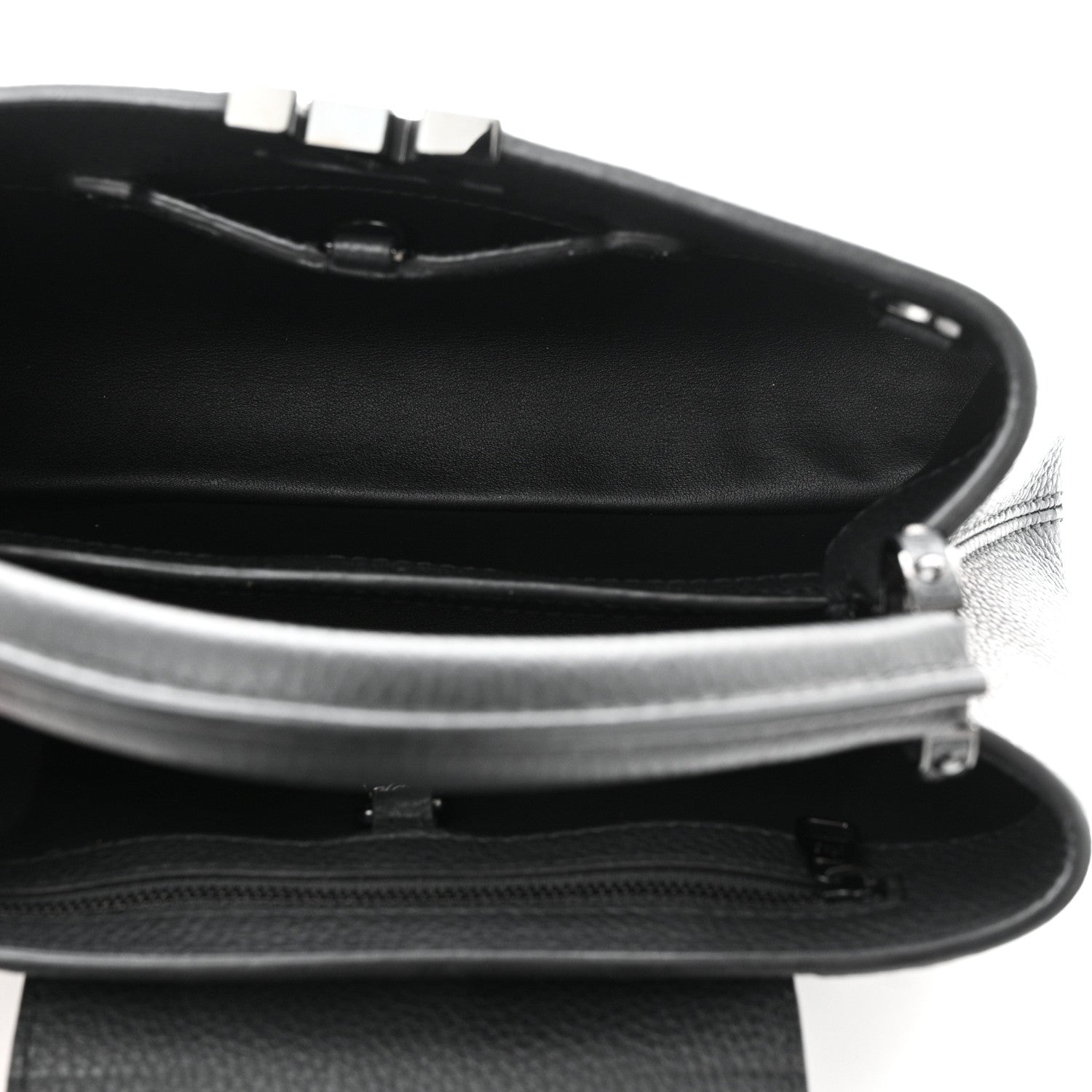Louis Vuitton Taurillon Capucines BB Matte Black 5 of 9