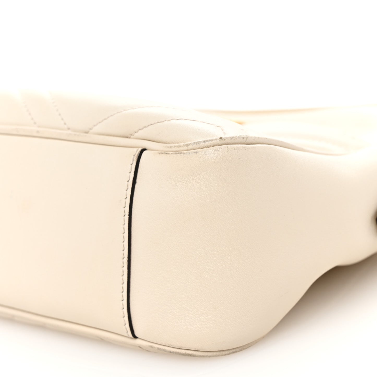 Calfskin Matelasse Medium GG Marmont Chain Shoulder Bag Mystic White