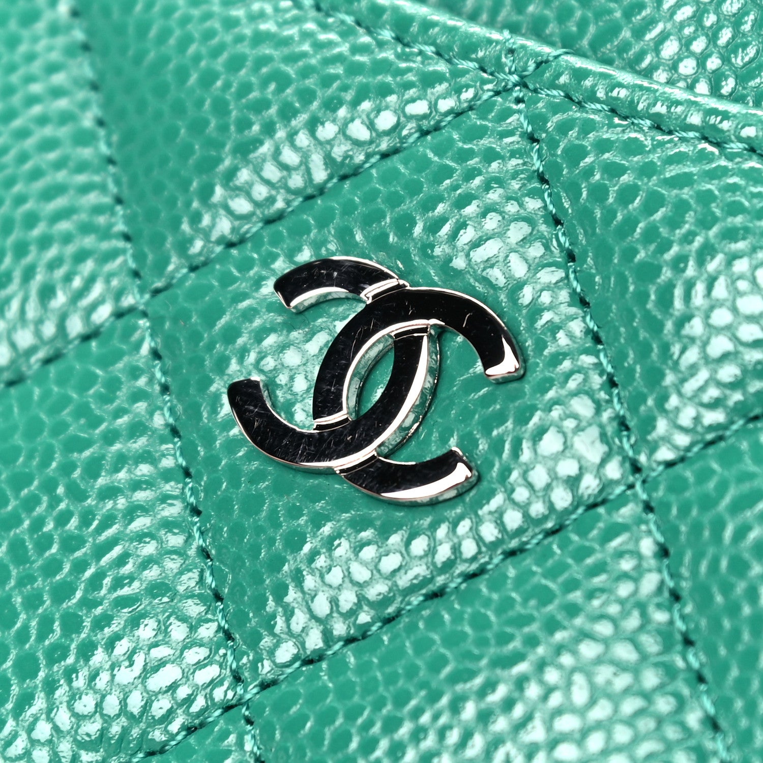 Chanel Metallic Caviar Quilted Card Holder Green 9 of 10