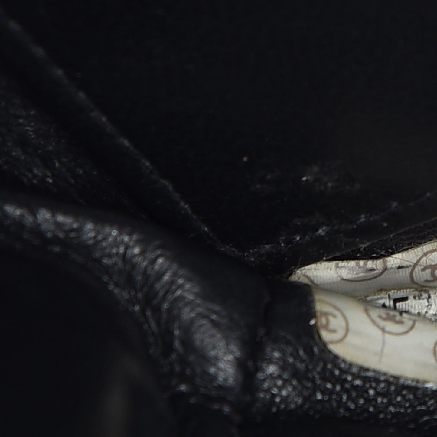 Caviar Quilted Timeless CC Tote Black