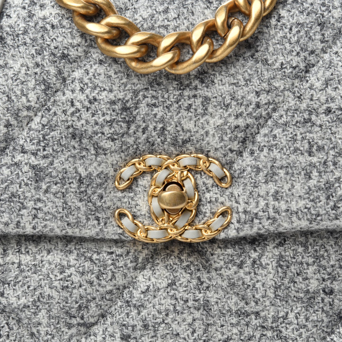 Tweed Quilted Medium Chanel 19 Flap Grey Ecru