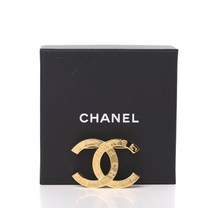 Chanel Metal Paris Button CC Large Brooch Gold 4 of 4