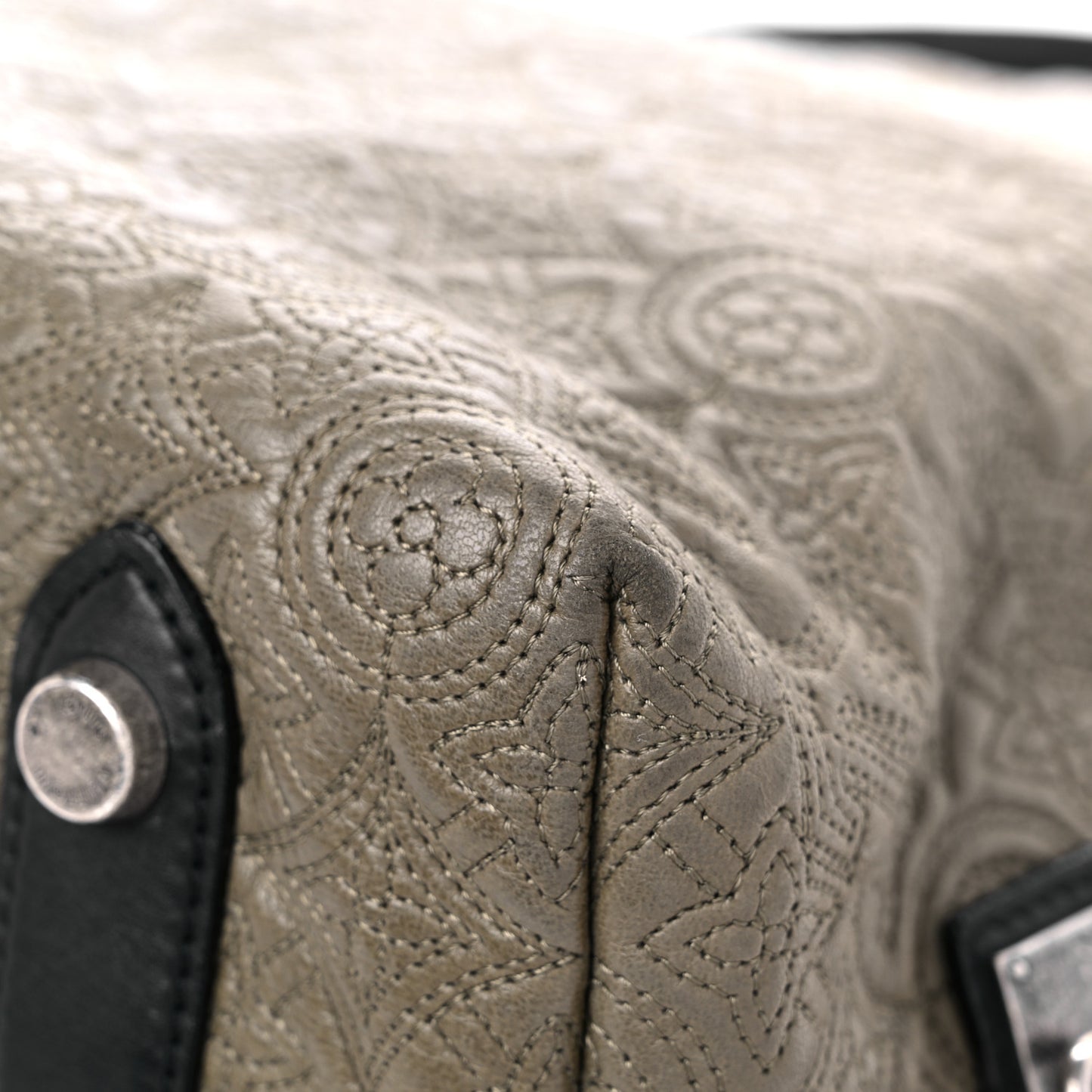 Lambskin Antheia Hobo PM Olive