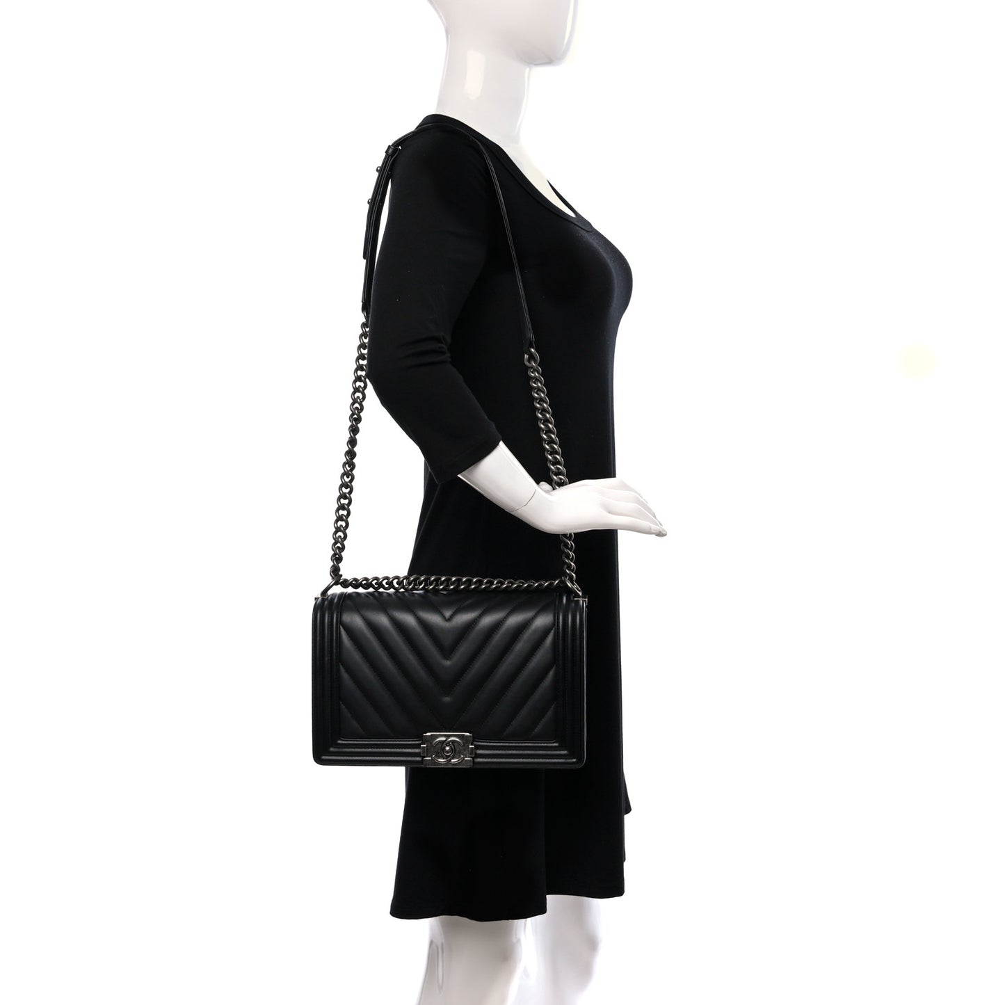Calfskin Chevron Quilted Medium Boy Flap Black
