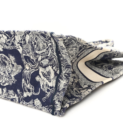 Christian Dior Canvas Embroidered Large Dioriviera Toile De Jouy Reverse Book Tote Blue 10 of 10
