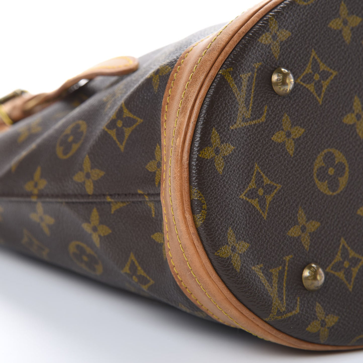Monogram Petit Bucket 23