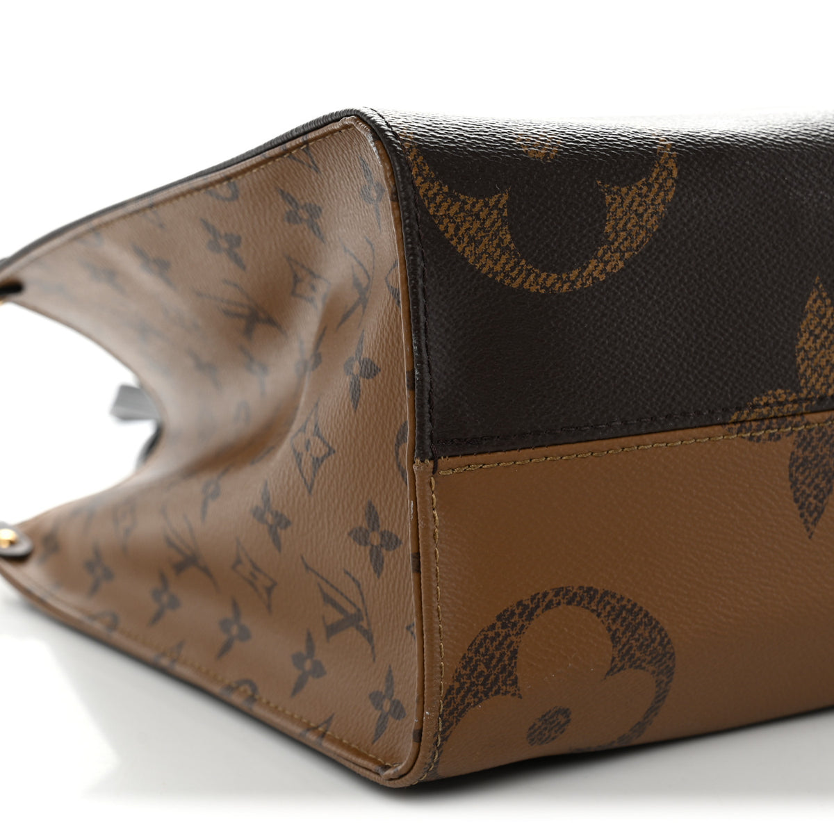 Louis Vuitton Reverse Monogram Giant Onthego MM 8 of 10