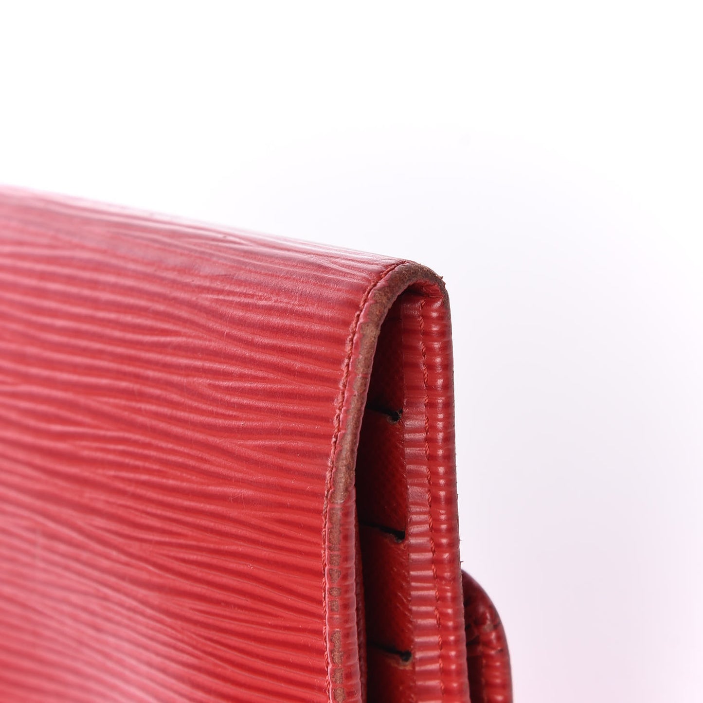 Epi Porte Tresor International Wallet Rouge