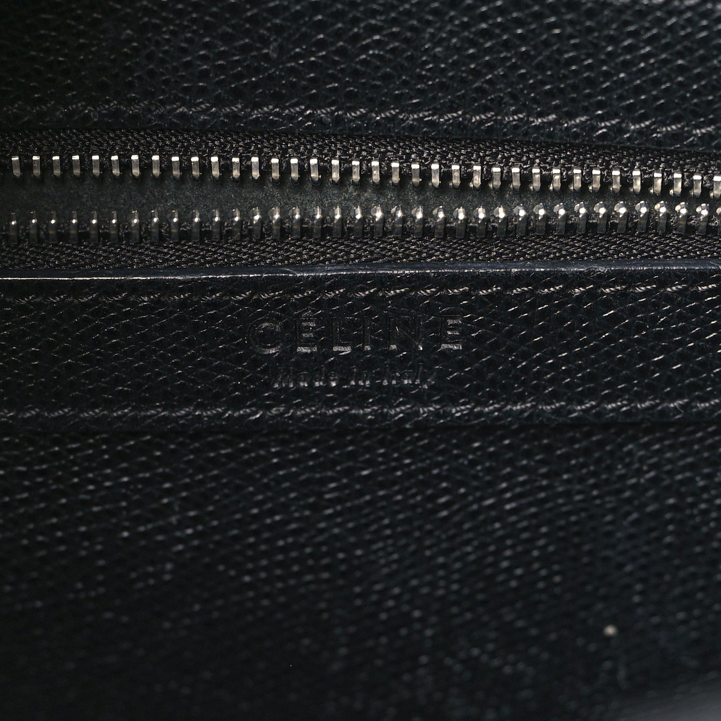 Grained Calfskin Small Vertical Cabas Black