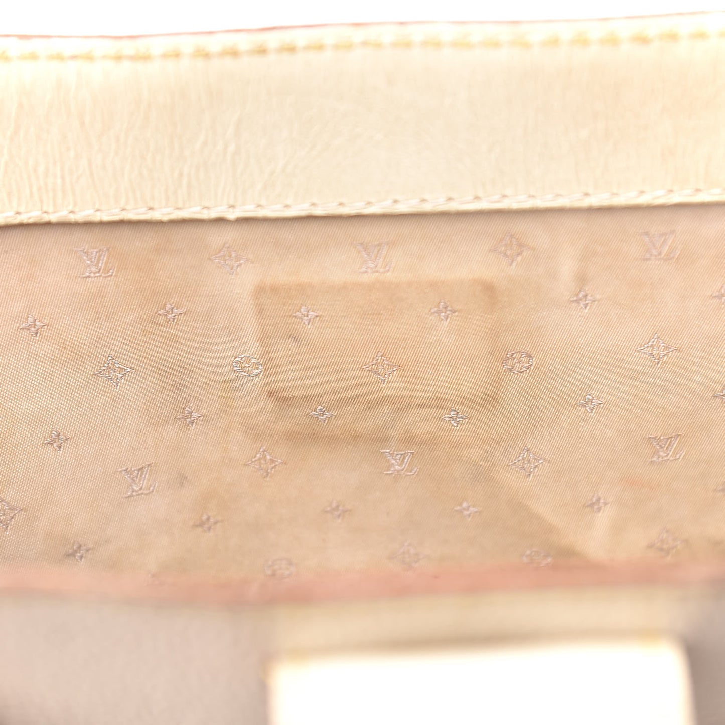 Suhali L Imprevisible White