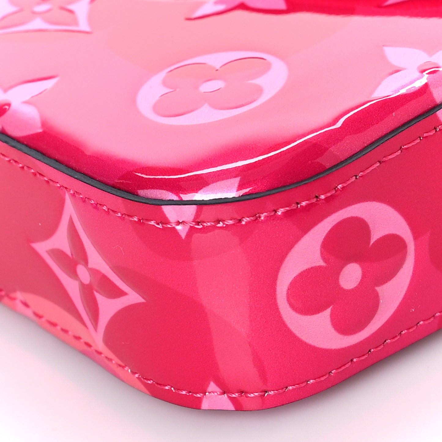 Vernis Valentine Pochette Felicie Chain Wallet Fuchsia