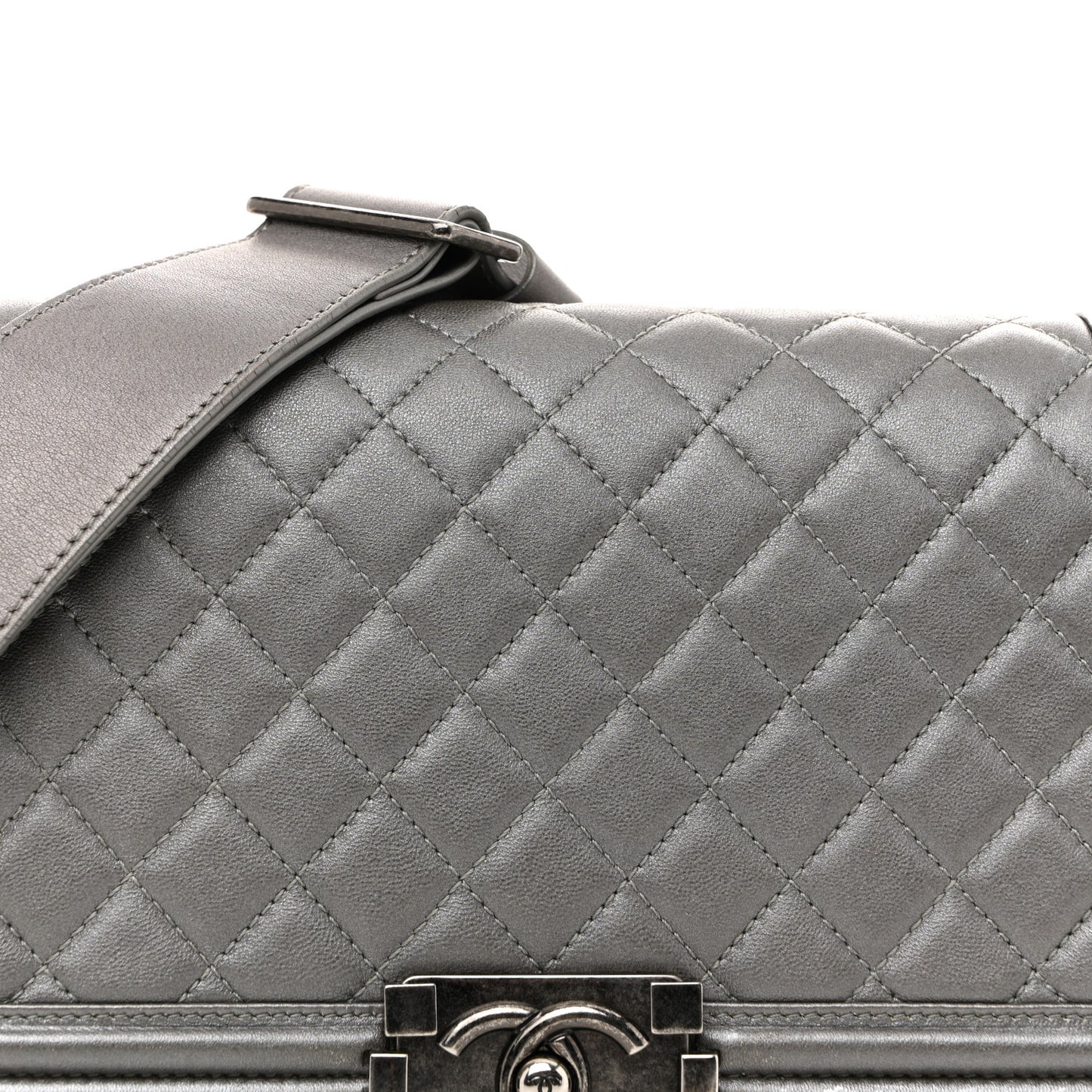 Metallic Lambskin Stingray Quilted Medium Boy Flap Silver