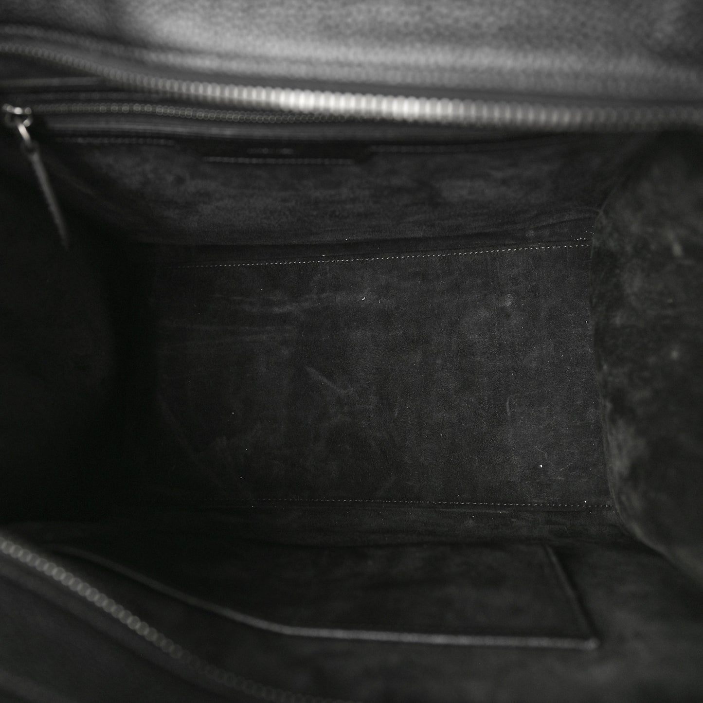 Smooth Calfskin Medium Phantom Luggage Black