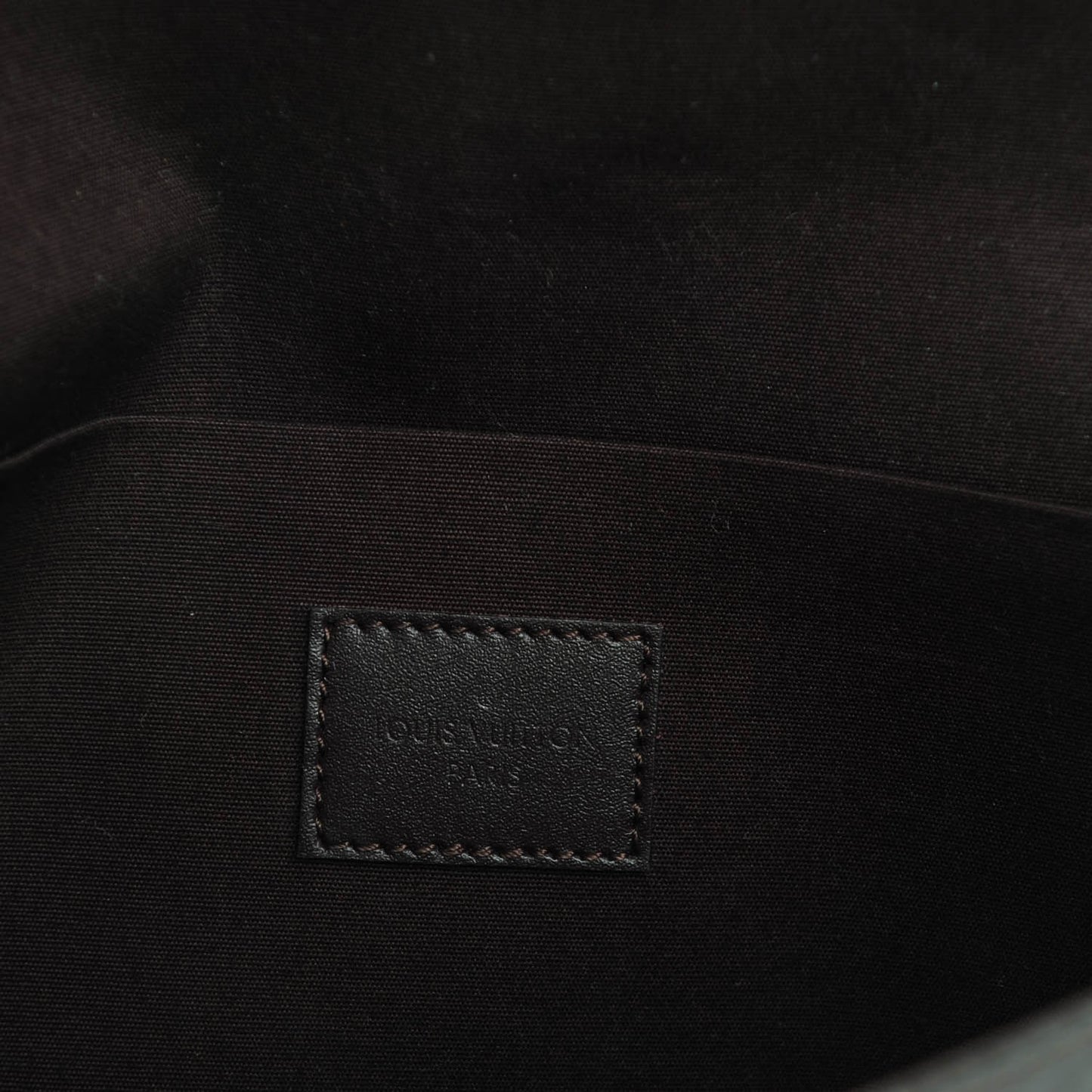 Vernis Pochette Felicie Chain Wallet Amarante