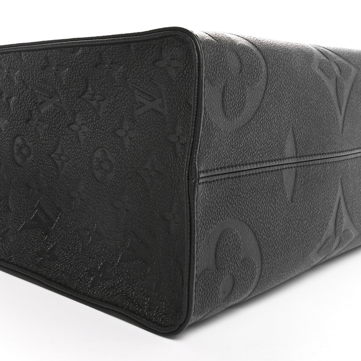 Louis Vuitton Empreinte Monogram Giant OnTheGo MM Black 8 of 9