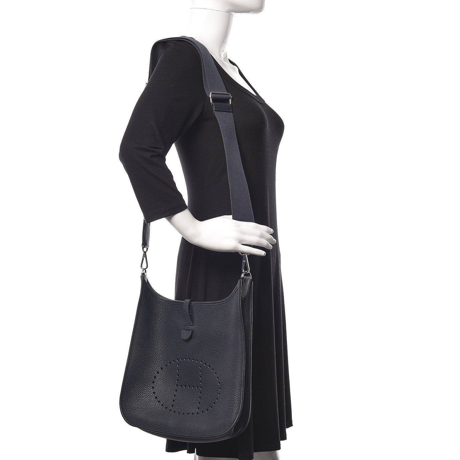 Hermes Taurillon Clemence Evelyne III PM Bleu Nuit 2 of 11