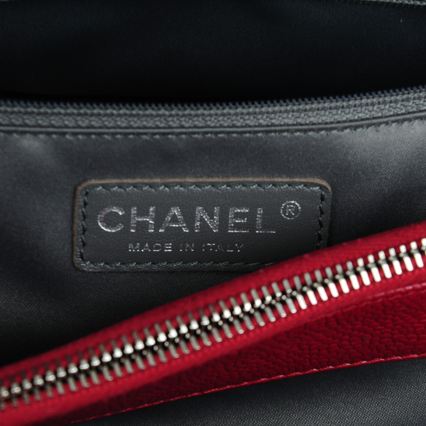 Caviar Quilted XL Grand Shopping Tote GST Red