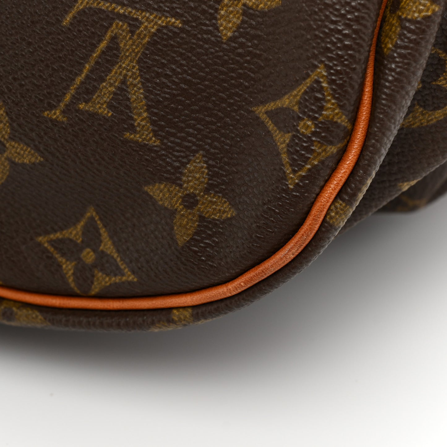 Monogram Saumur 35