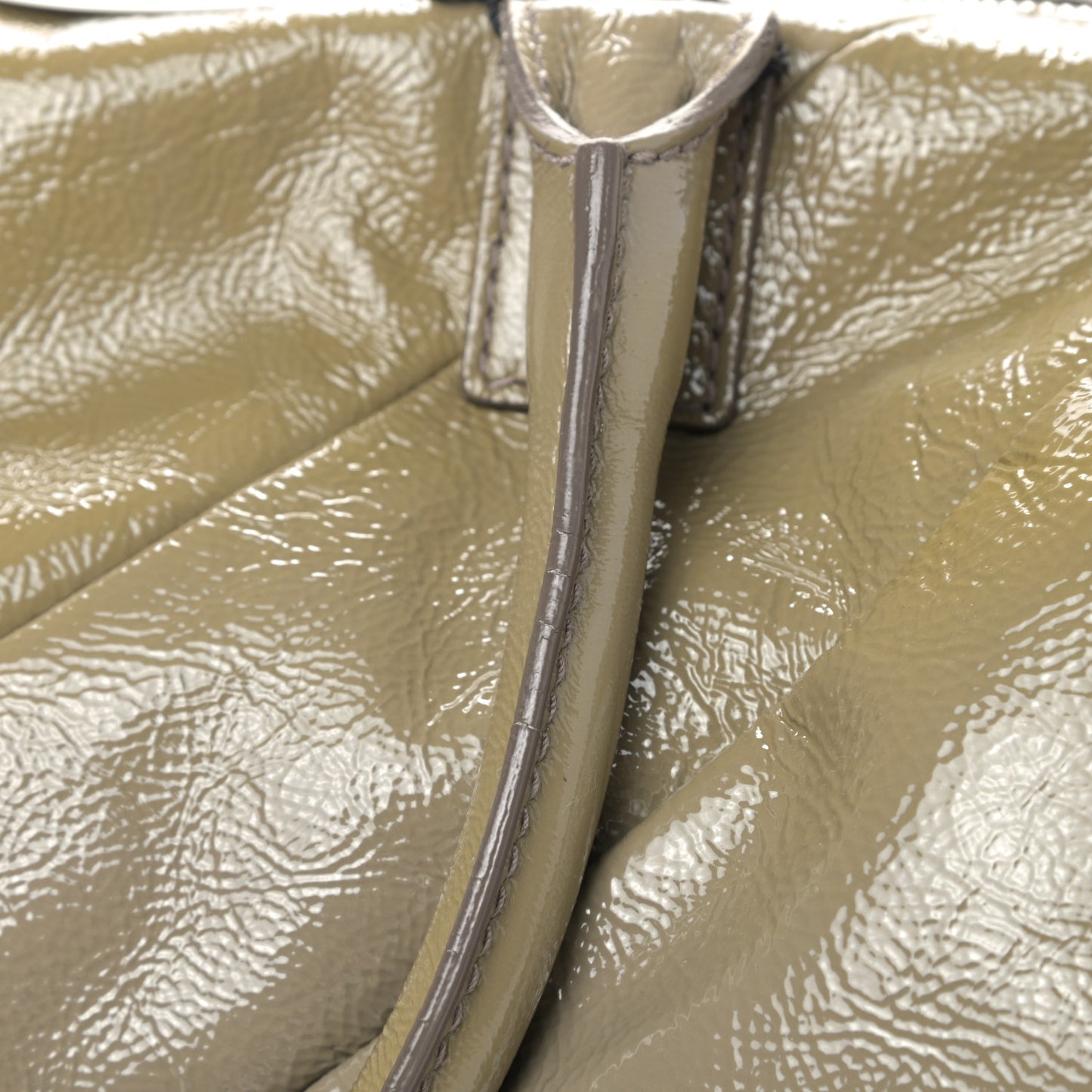 Textured Patent Medium Easy Sac Taupe