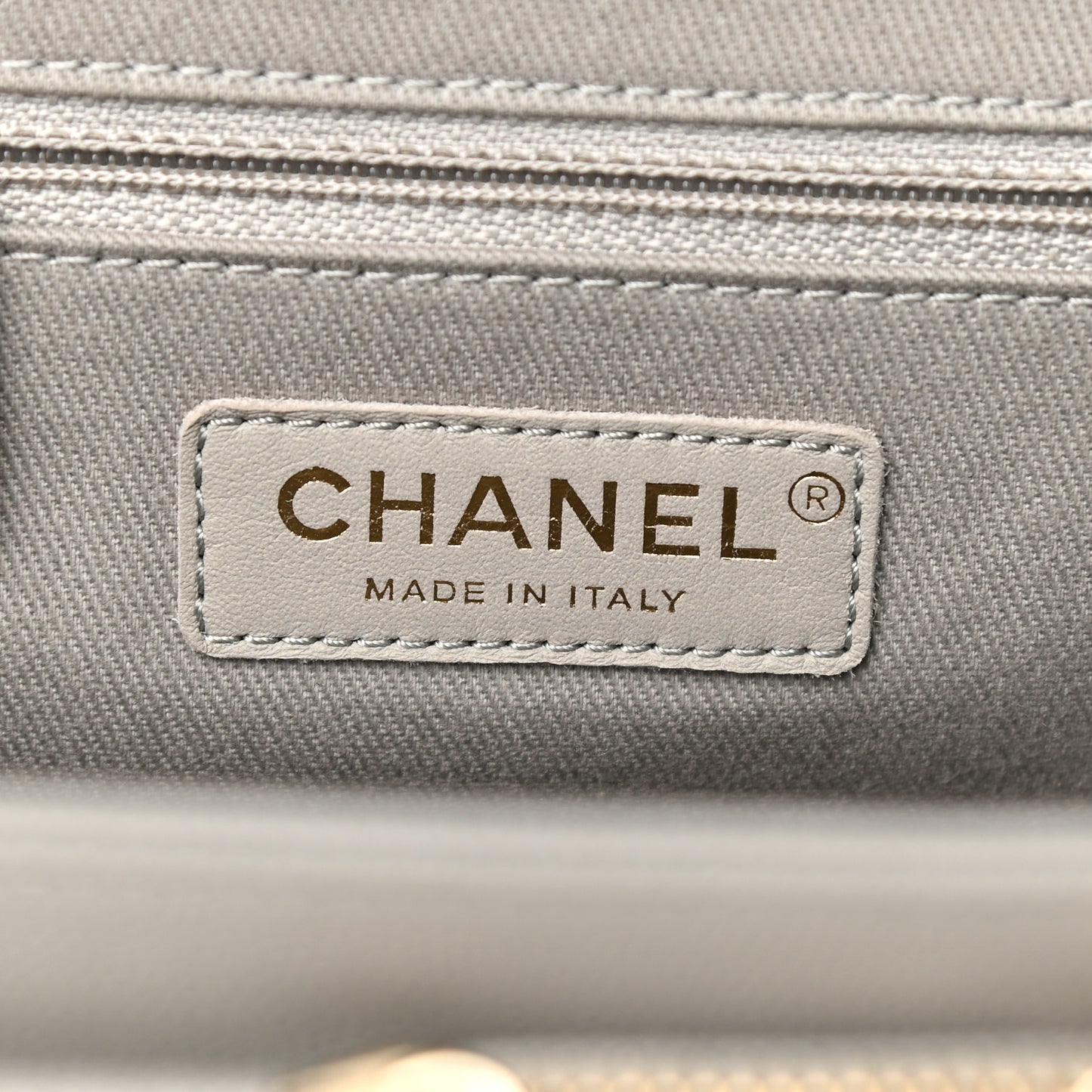 Caviar Quilted Large Business Affinity Flap Grey