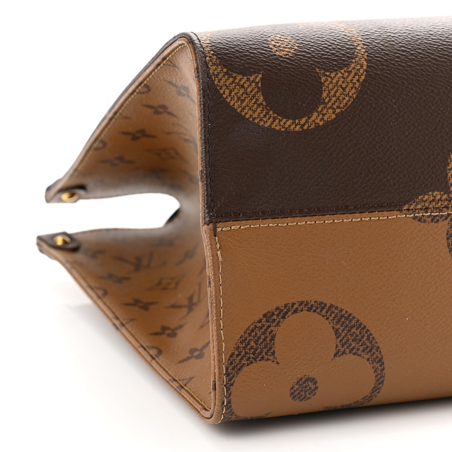 Reverse Monogram Giant Onthego MM