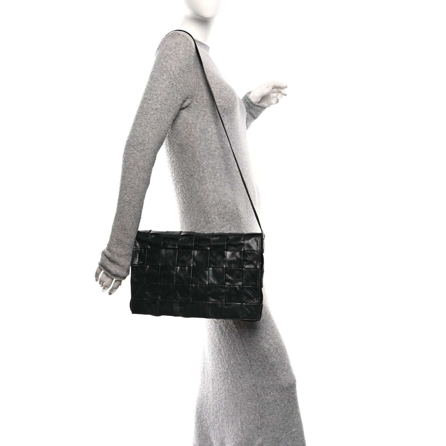 Paper Calfskin Maxi Intreccio Large Cassette Crossbody Bag Black