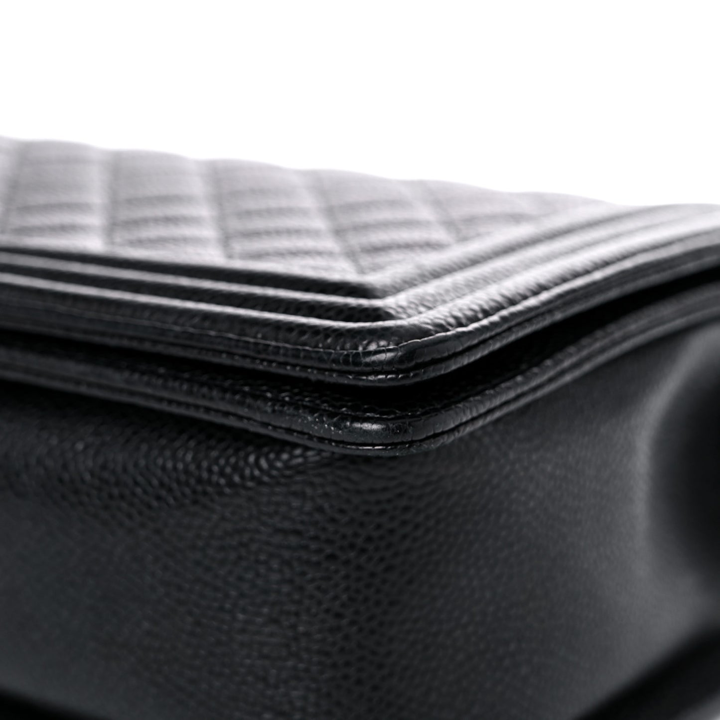 Caviar Quilted New Medium Boy Flap Black