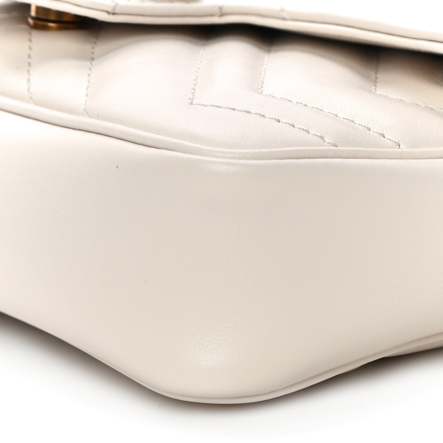 Calfskin Matelasse Super Mini GG Marmont Shoulder Bag White