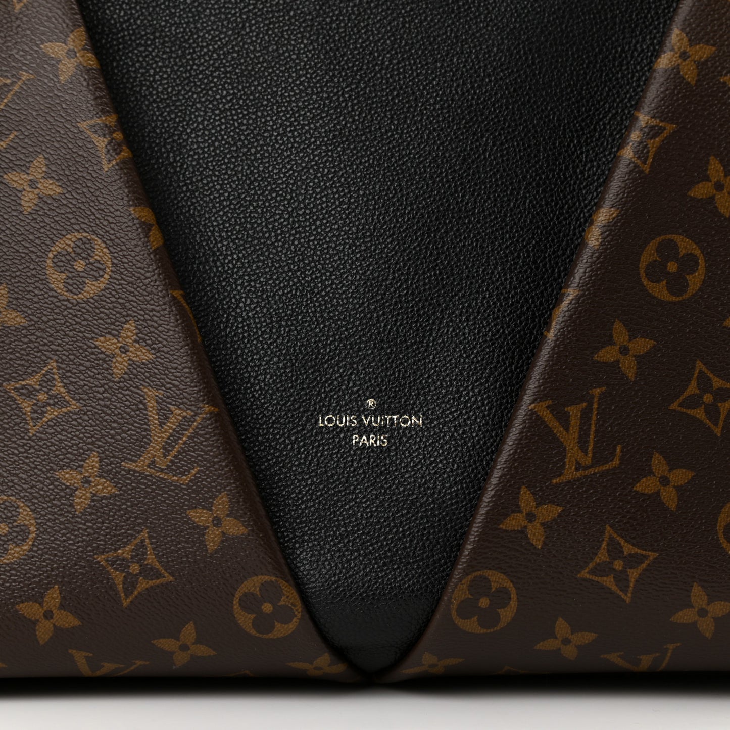 Monogram V Tote MM Black