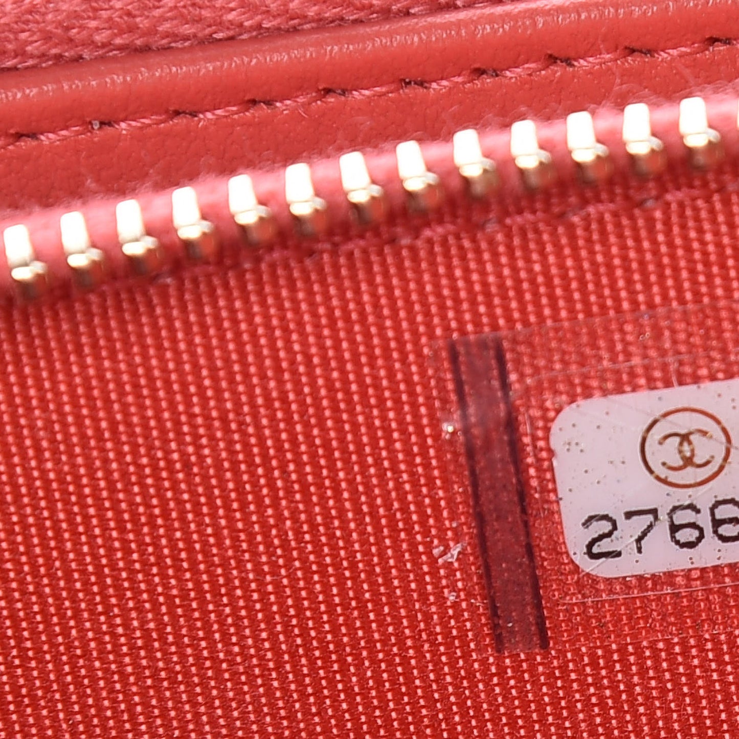 Caviar Quilted CC Filigree Clutch With Chain Red