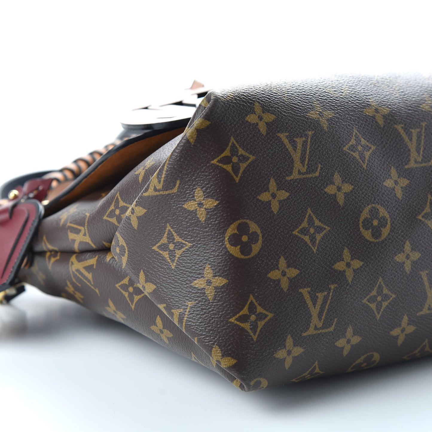 Monogram Beaubourg MM Safran Imperial