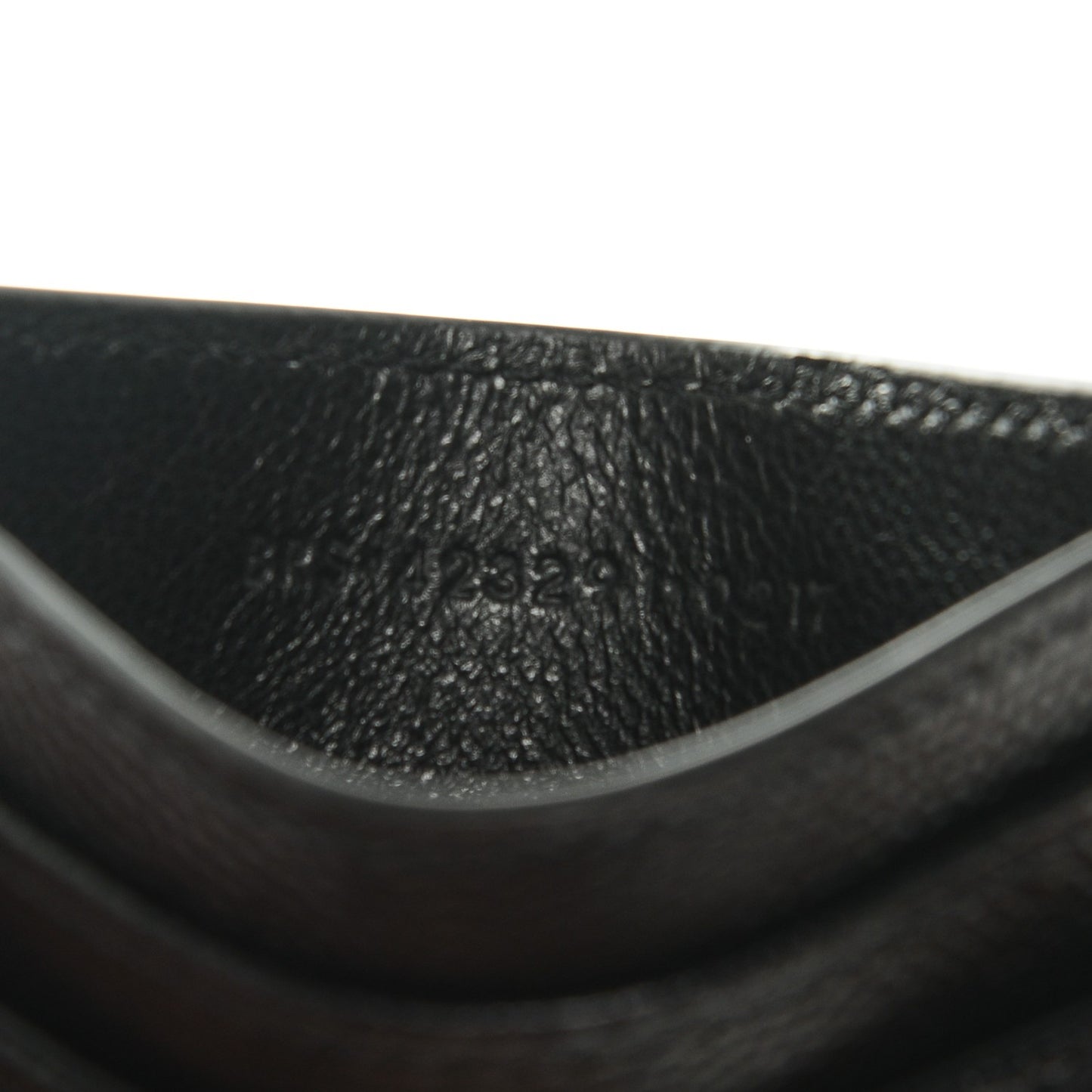 Grain De Poudre Matelasse Chevron Monogram Credit Card Case Black