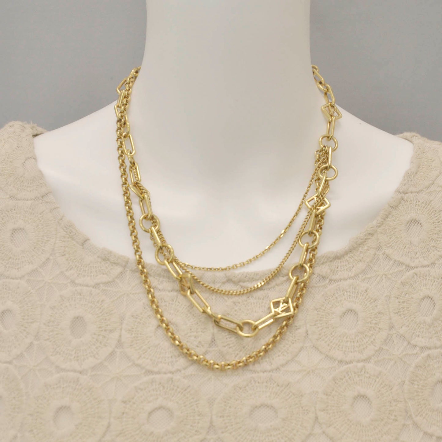 Collier Vegas Chain Necklace Gold