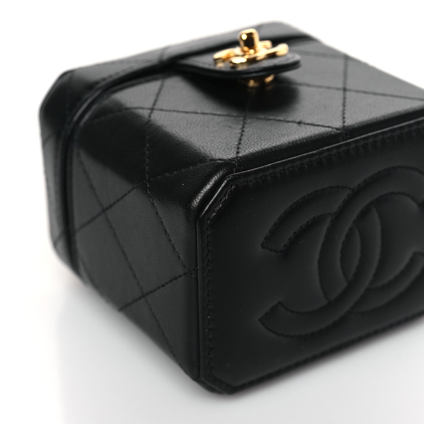 Lambskin Quilted Vanity Clutch With Chain Black
