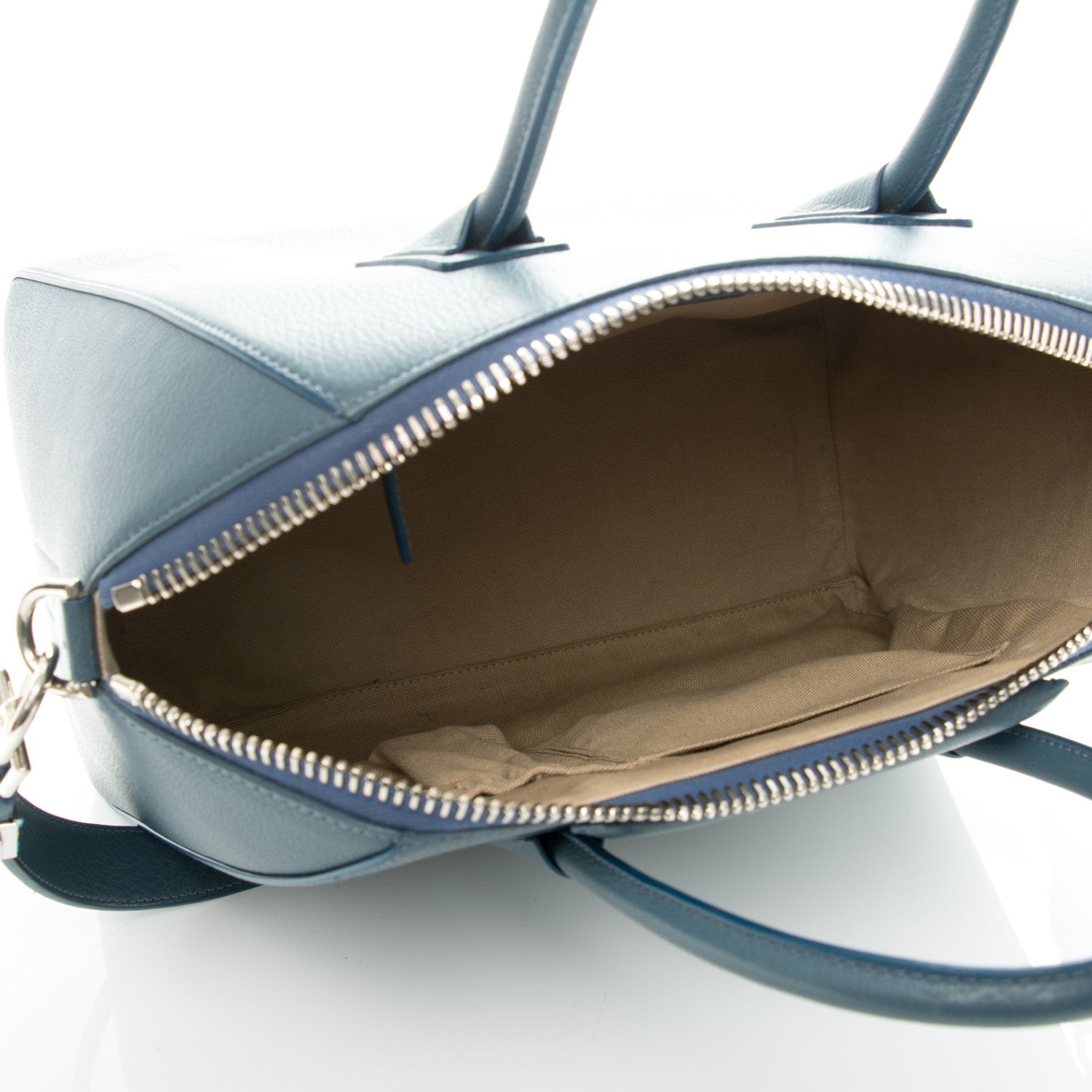Givenchy Sugar Goatskin Medium Antigona Mineral Blue 7 of 20