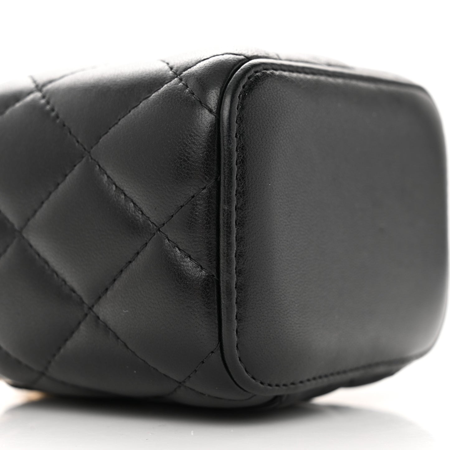 Lambskin Quilted Mini Pearl Crush Vanity Case With Chain Black