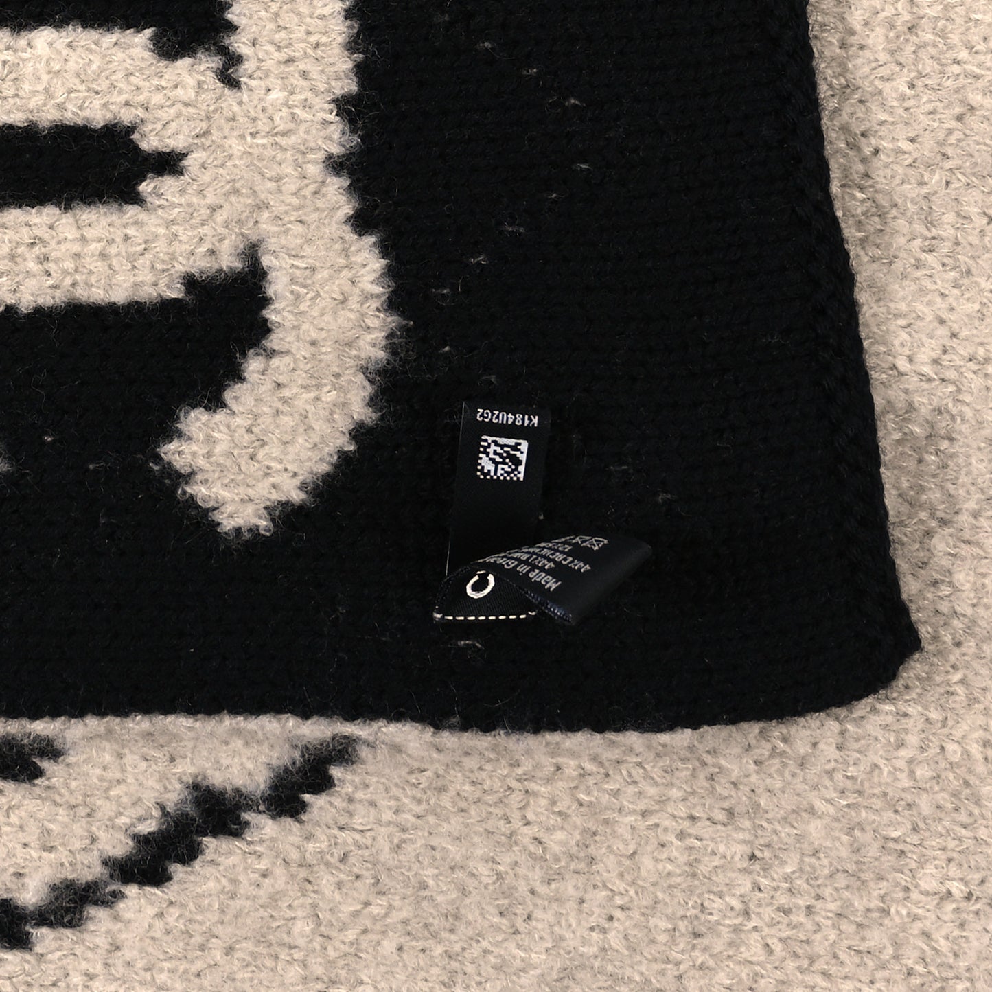 Cashmere Wool Silk CC Stole Black Beige