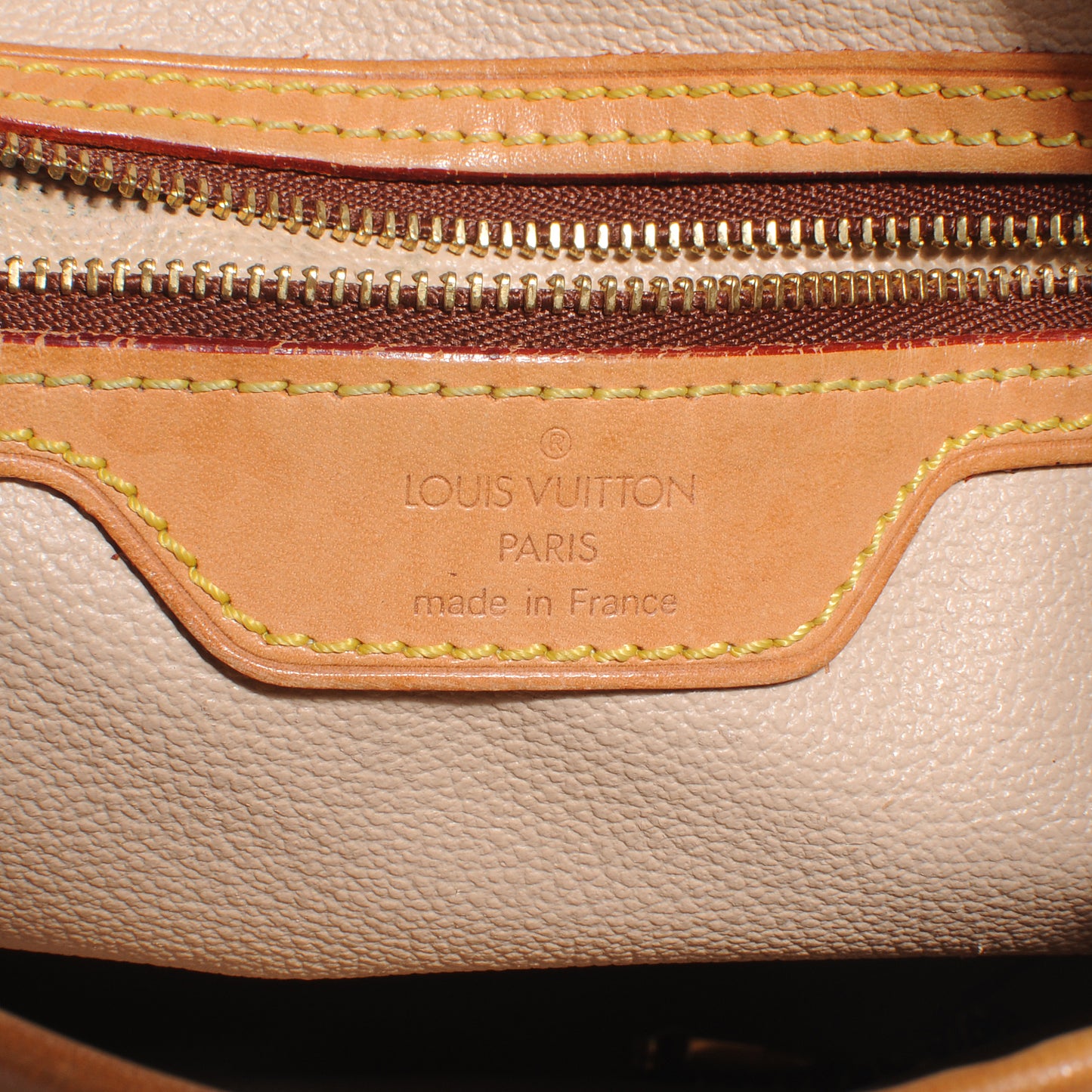 Monogram Petit Bucket 23