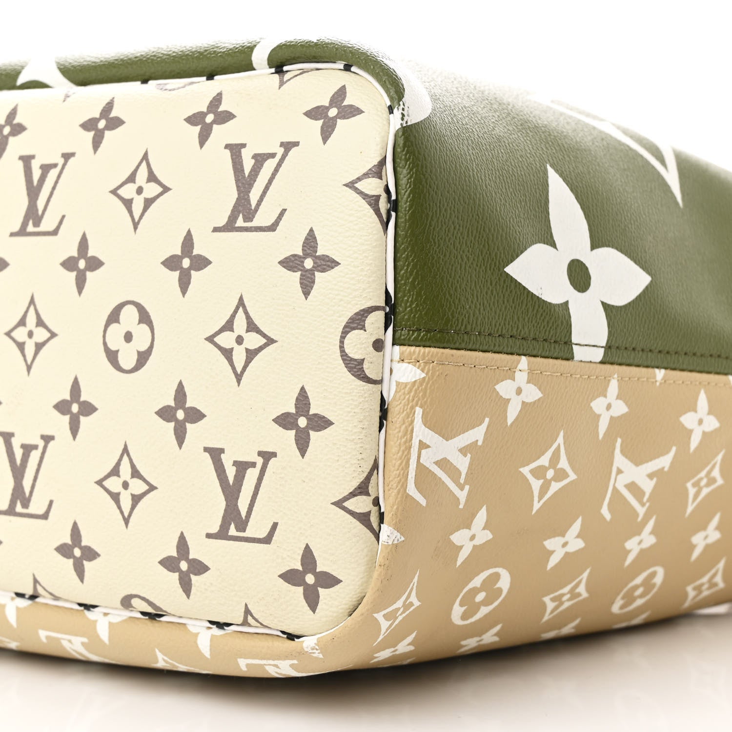 Louis Vuitton Monogram Giant Neverfull MM Kaki 9 of 9